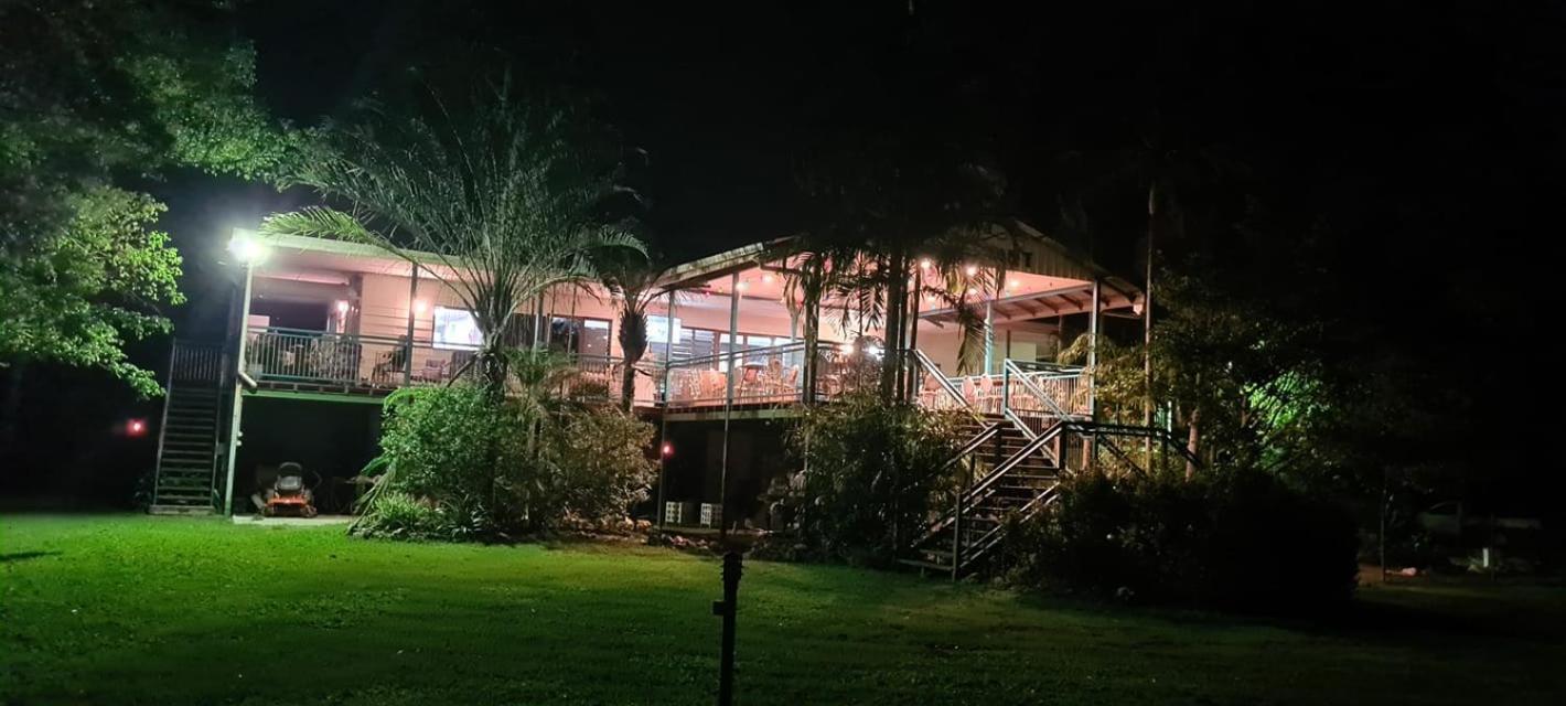 Aaok Lakes Resort And Caravan Park Berry Springs エクステリア 写真