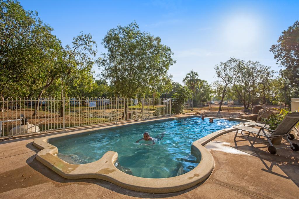 Aaok Lakes Resort And Caravan Park Berry Springs エクステリア 写真
